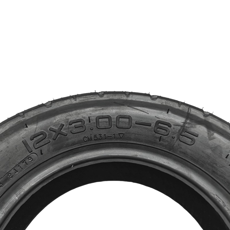 Scooter Tire - 新品 12インチ 12x3.00-6.5 チューブレス ファットタイヤ。耐久性に優れ、滑り止め加工が施された真空タイヤ。電動スクーターの交換用部品として最適。