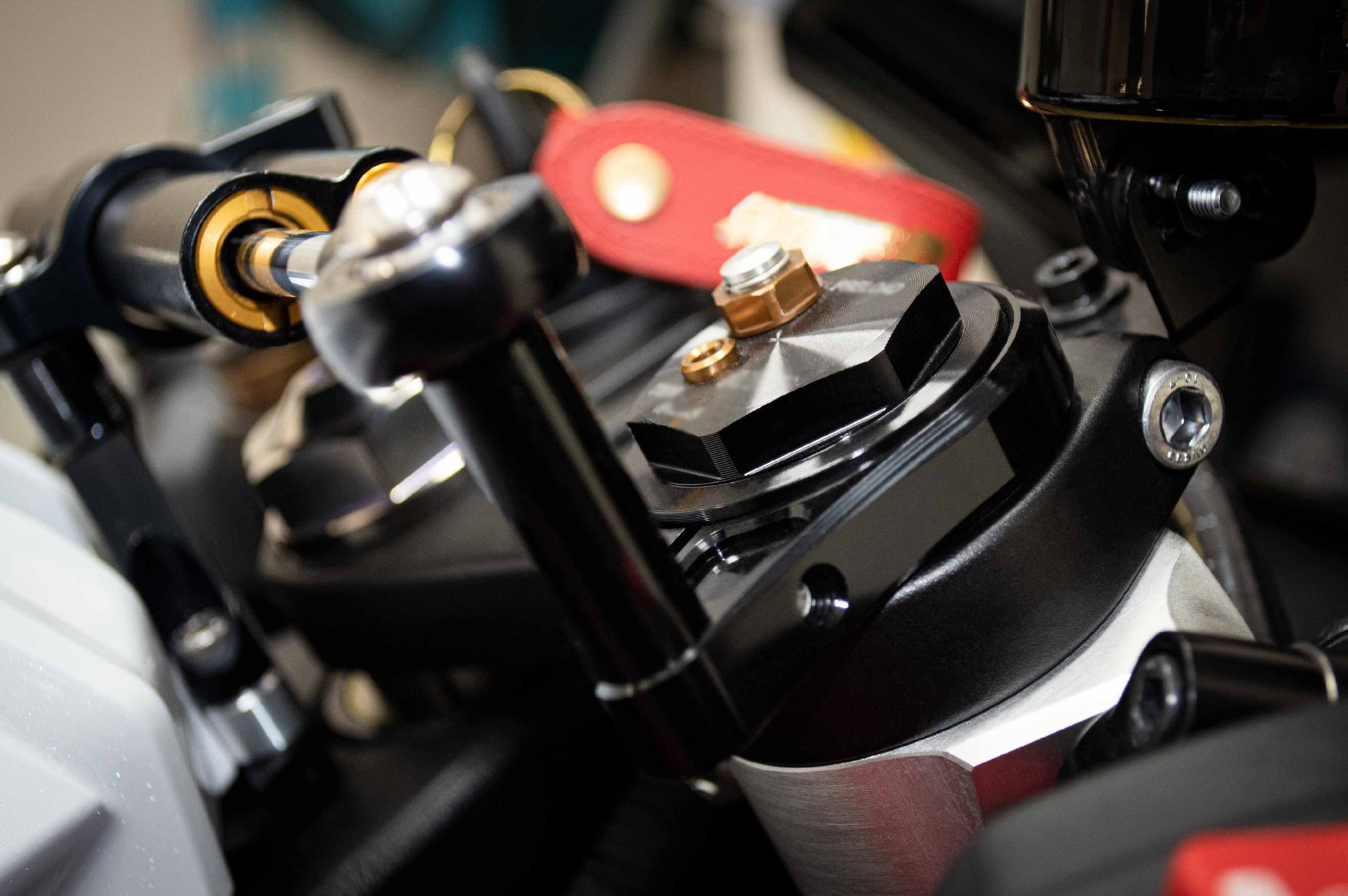 YZF-R9、YZF R9 2025、2026年モデル用。ス - Steering Damper Stabilizer Kit Cnc のレビューと価格